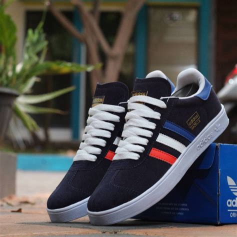 sepatu adidas garis 3